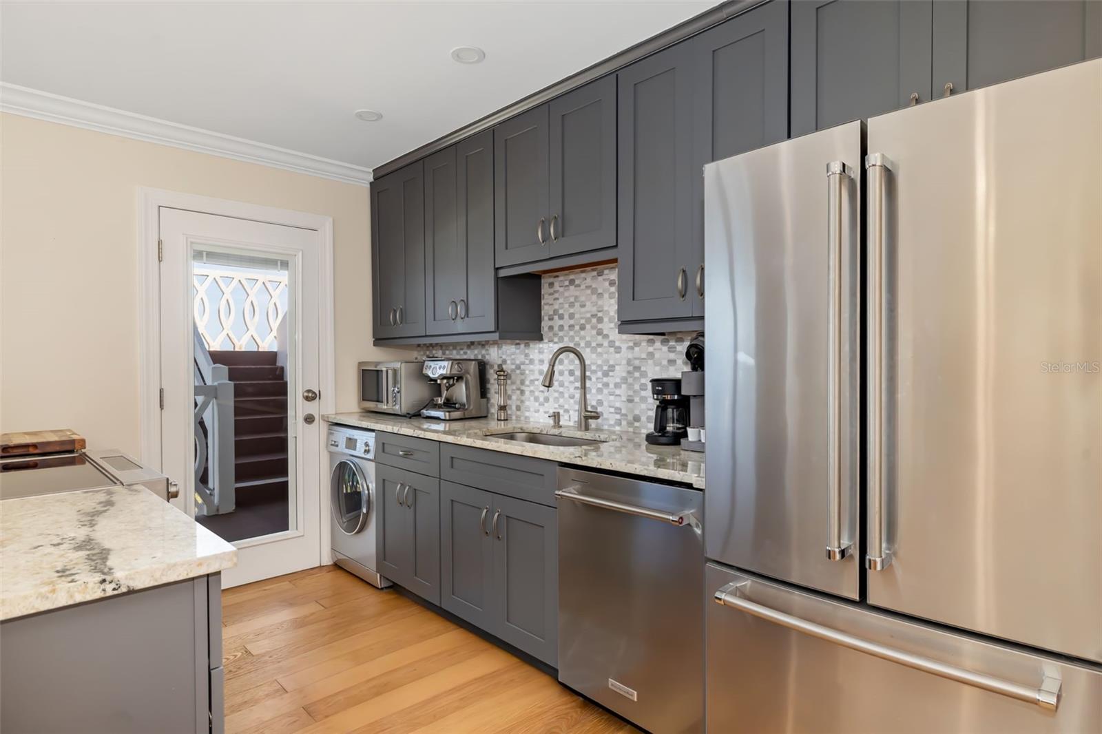 Image 16 of 98 For 763 John Ringling Boulevard 22