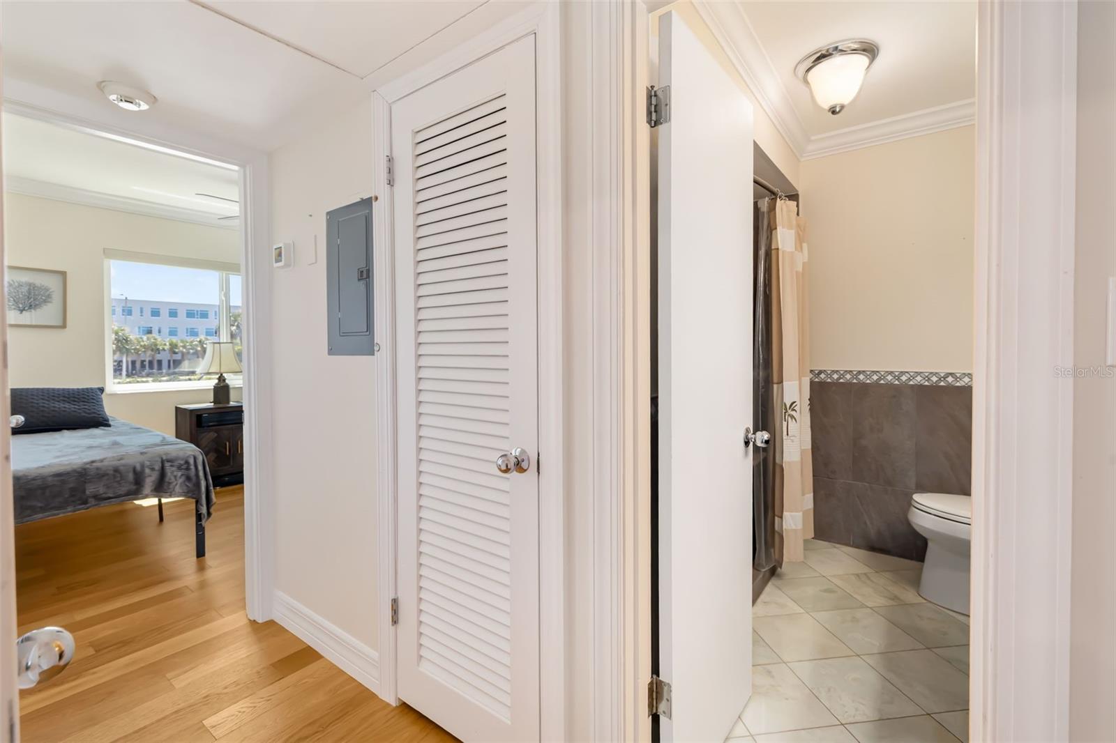 Image 22 of 98 For 763 John Ringling Boulevard 22