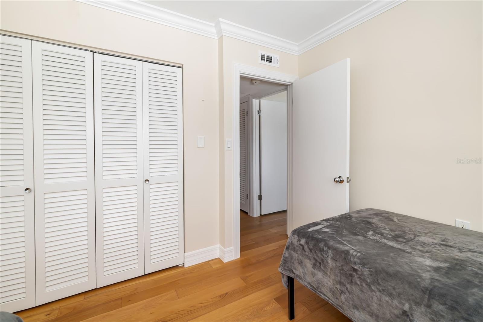 Image 25 of 98 For 763 John Ringling Boulevard 22