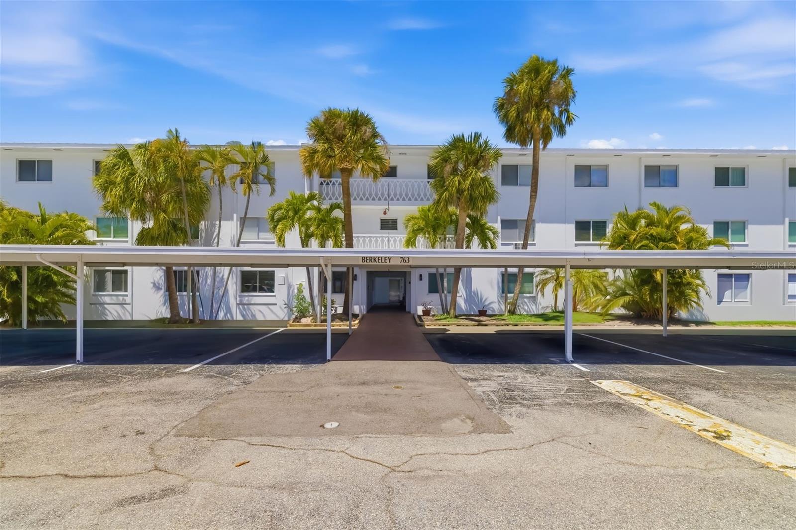 Image 46 of 98 For 763 John Ringling Boulevard 22