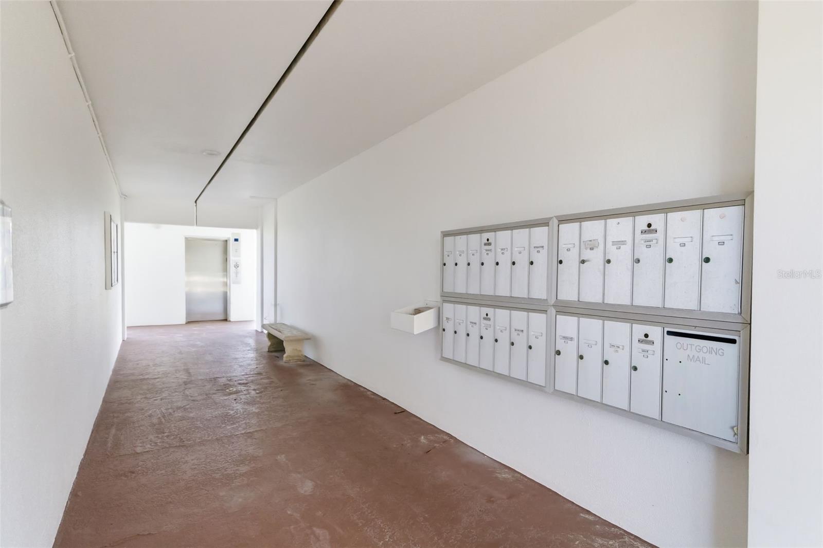 Image 84 of 98 For 763 John Ringling Boulevard 22