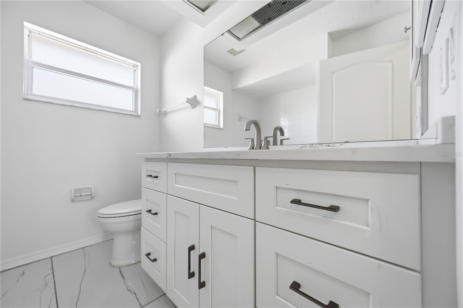 Image 45 of 79 For 562 Oak Bay Drive