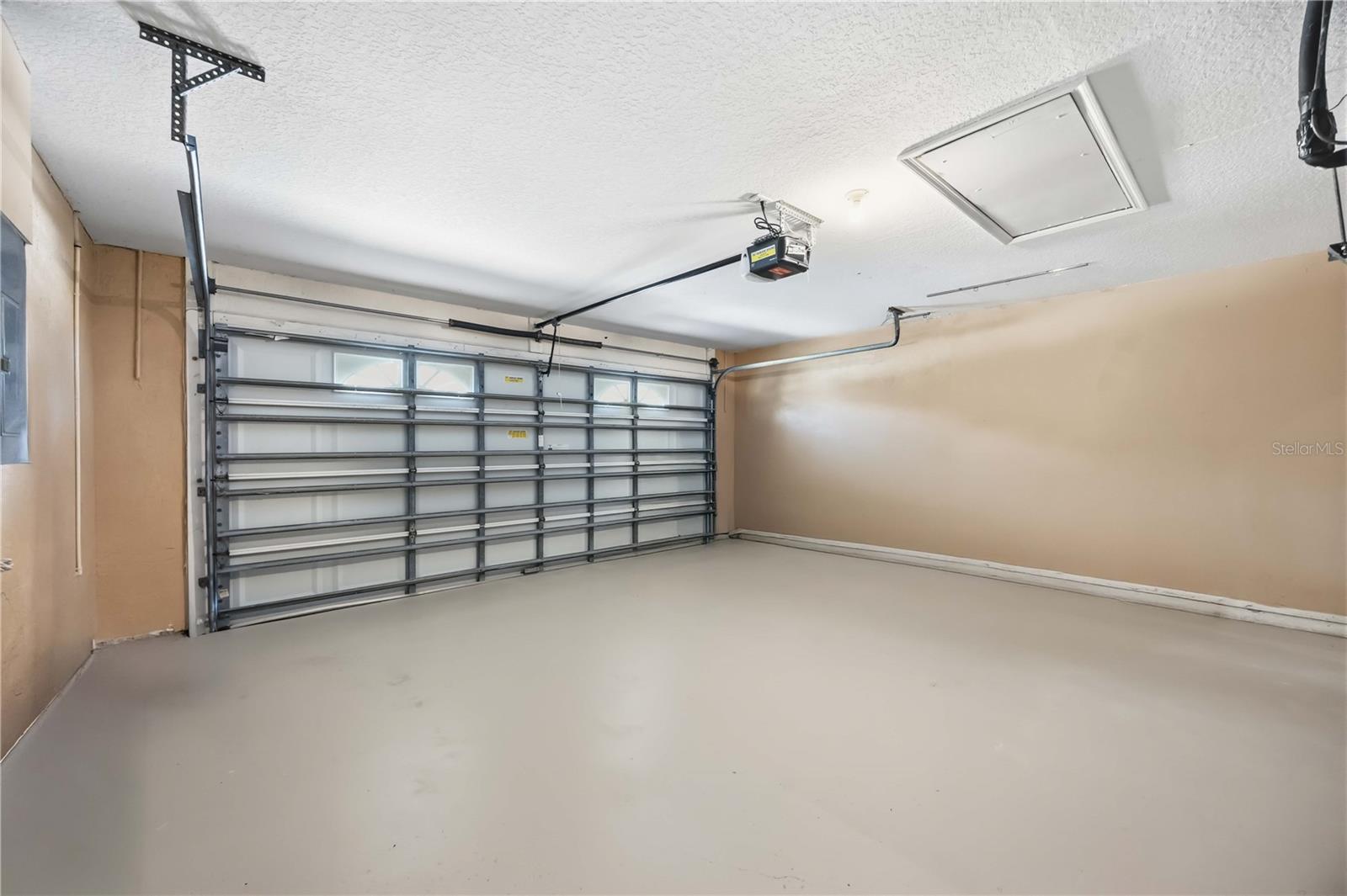 Image 59 of 79 For 562 Oak Bay Drive