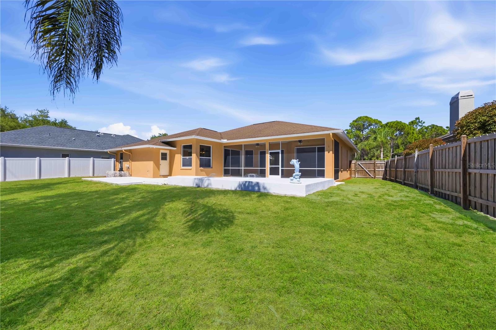 Image 61 of 79 For 562 Oak Bay Drive