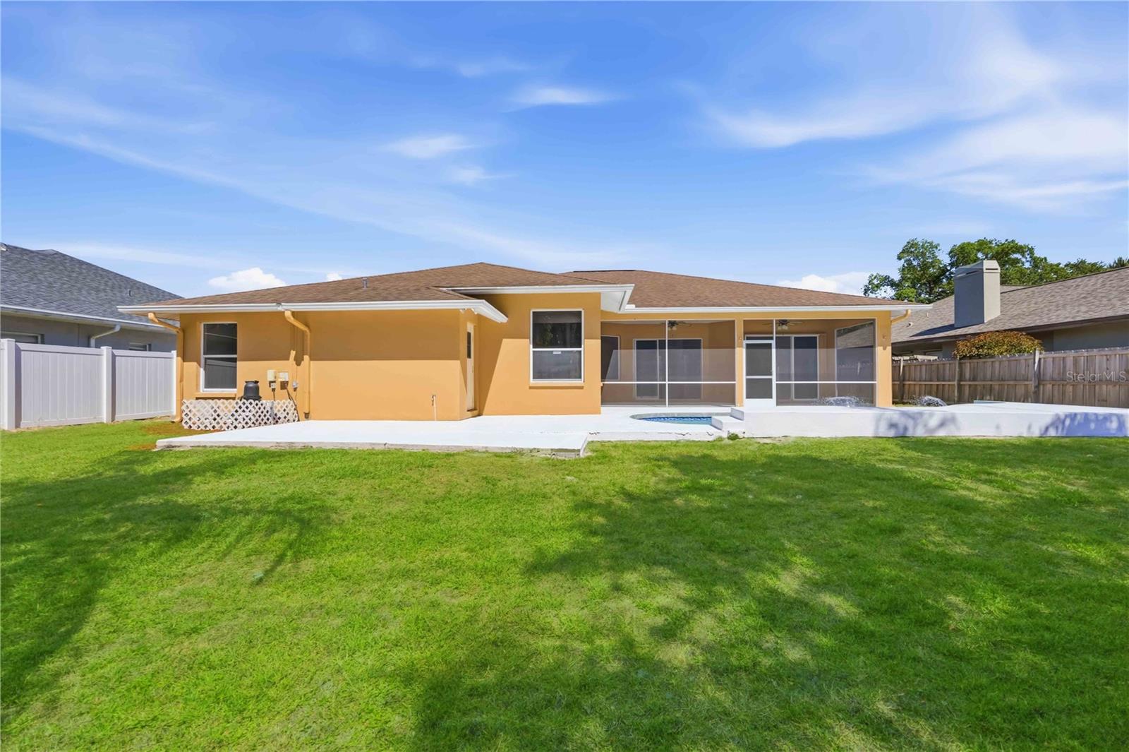 Image 62 of 79 For 562 Oak Bay Drive