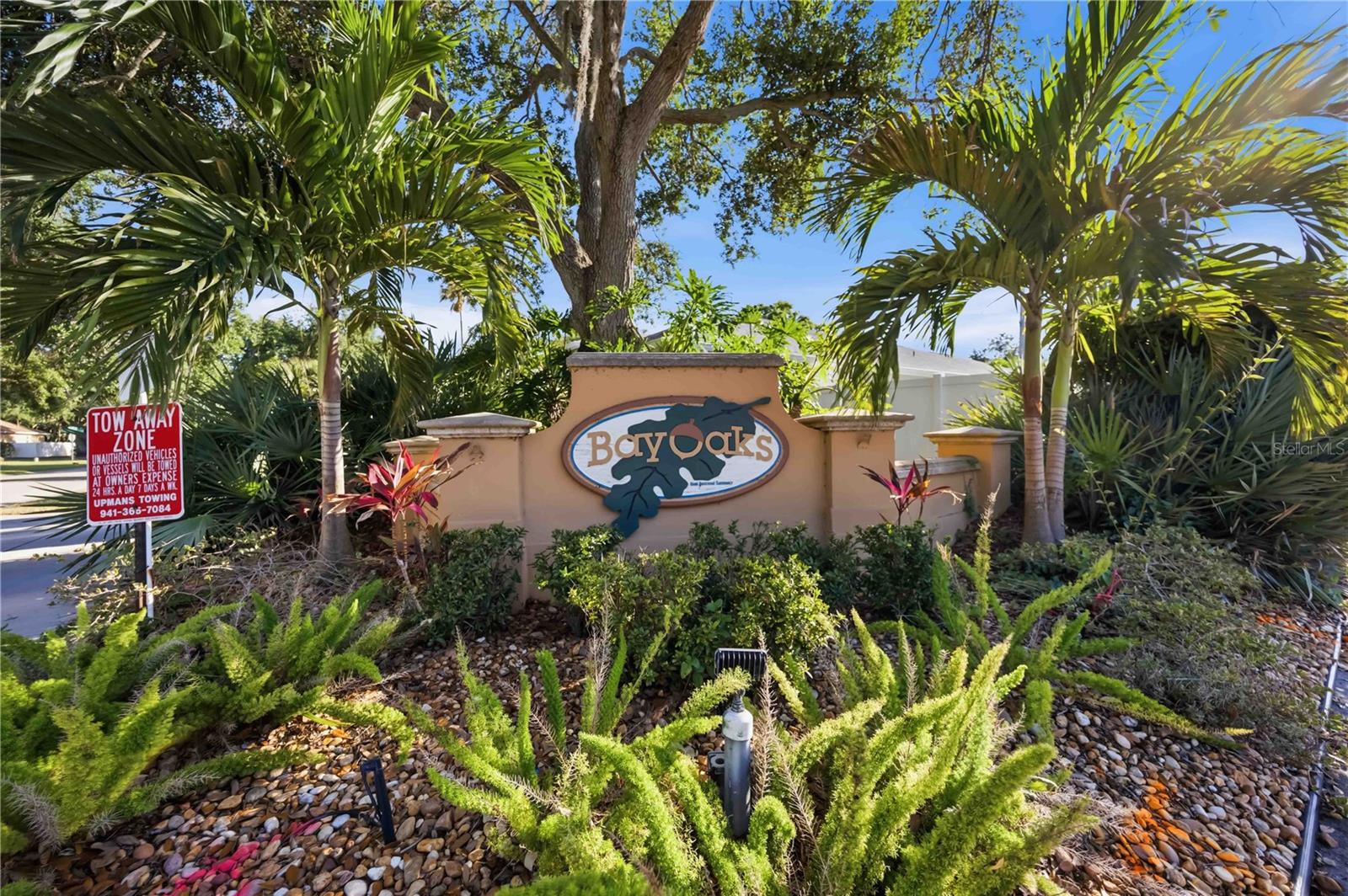 Image 65 of 79 For 562 Oak Bay Drive