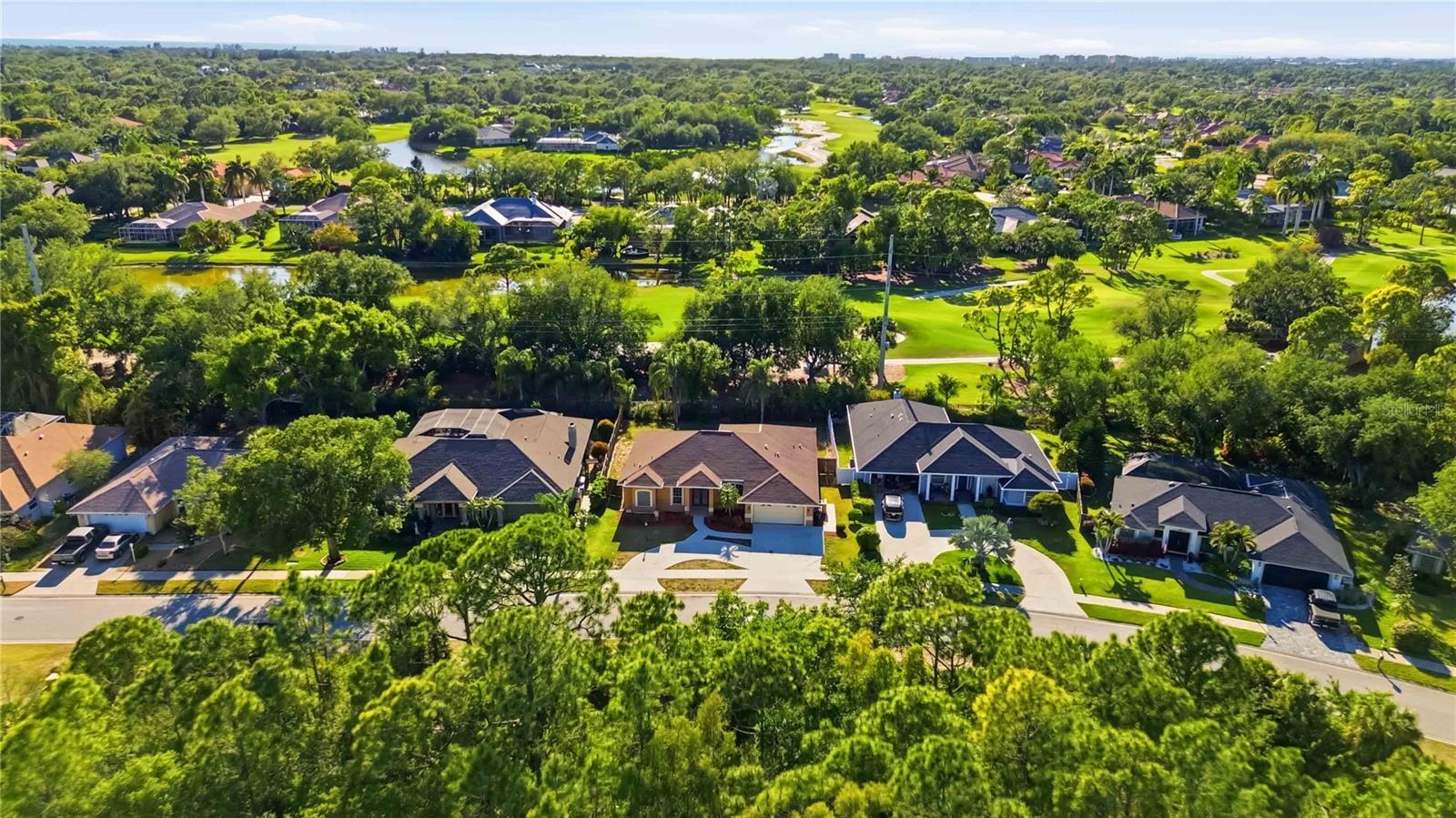 Image 70 of 79 For 562 Oak Bay Drive