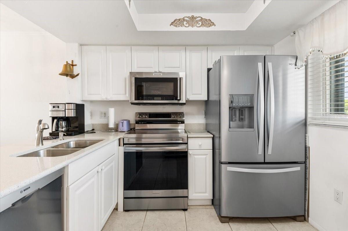 Image 5 of 30 For 25225 Rampart Boulevard 1207