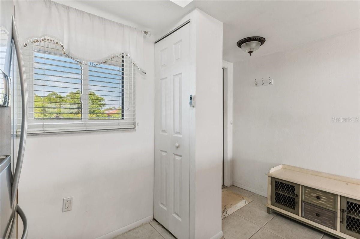 Image 7 of 30 For 25225 Rampart Boulevard 1207