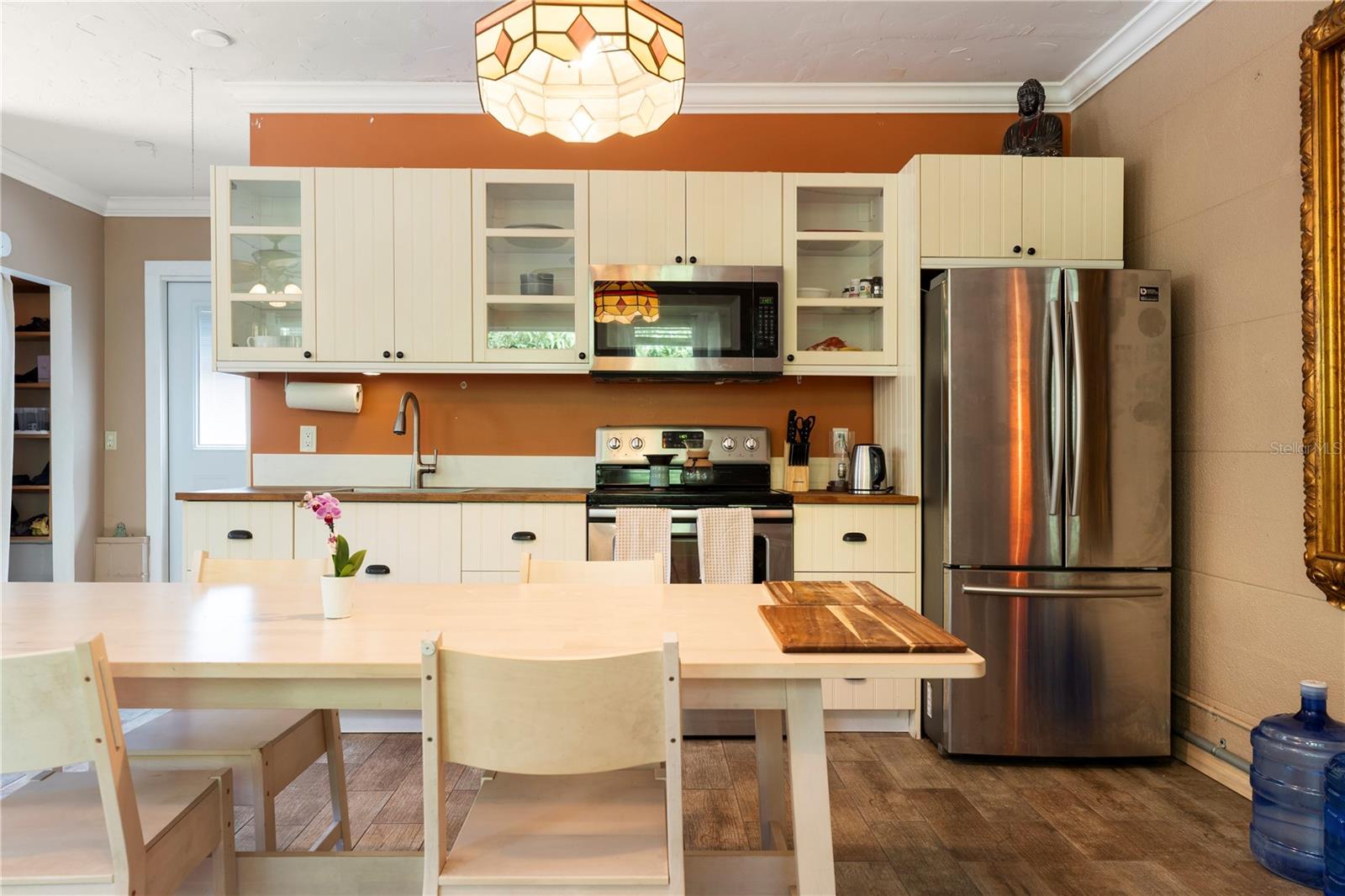 Image 11 of 37 For  40th Street 