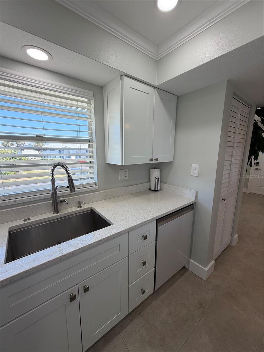 Image 8 of 45 For 102 46th Avenue Terrace W 403