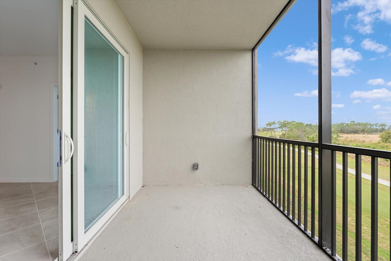 Image 27 of 34 For 12180 Wellen Golf Street 305