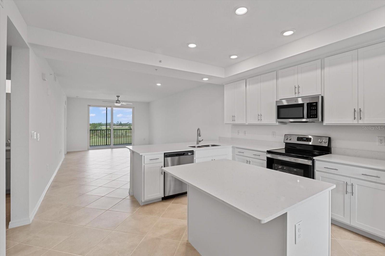 Image 3 of 34 For 12180 Wellen Golf Street 305