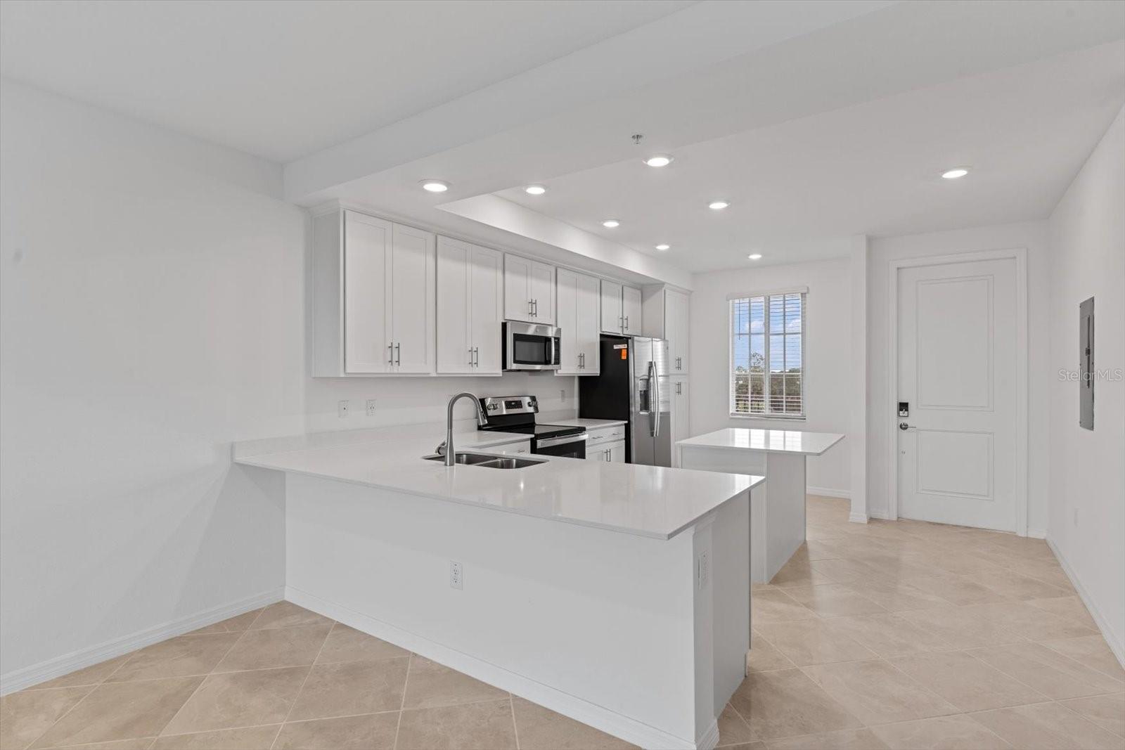 Image 5 of 34 For 12180 Wellen Golf Street 305