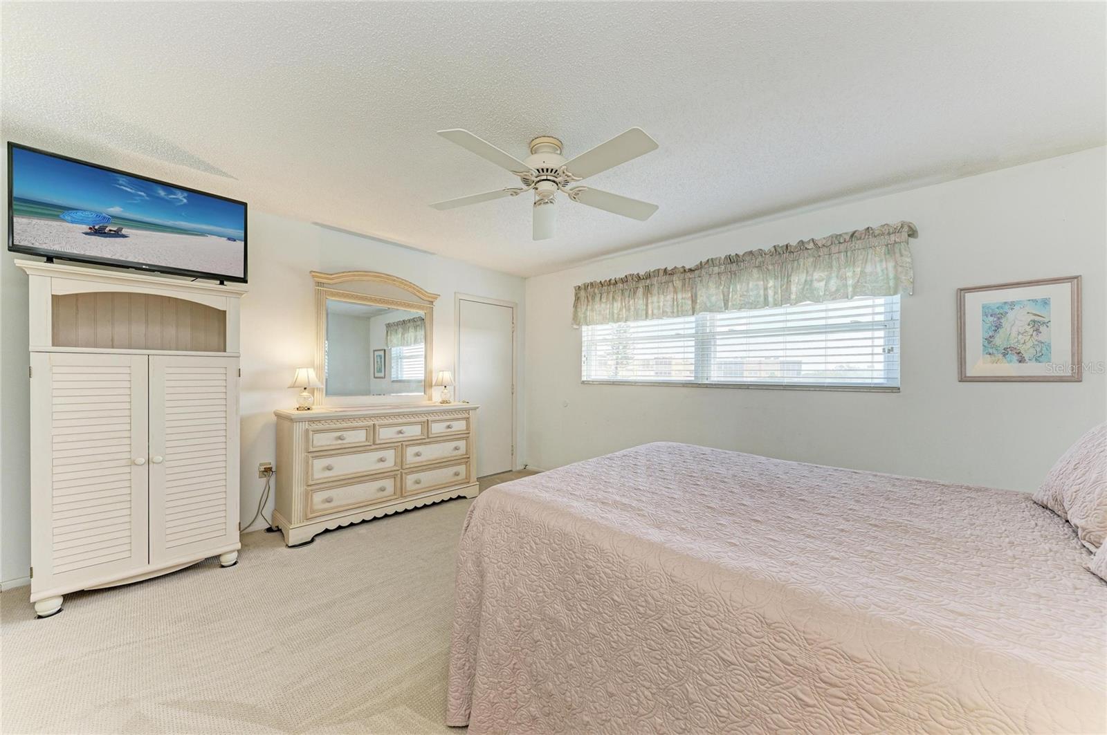 Image 12 of 36 For 3680 Ironwood Cir  601l