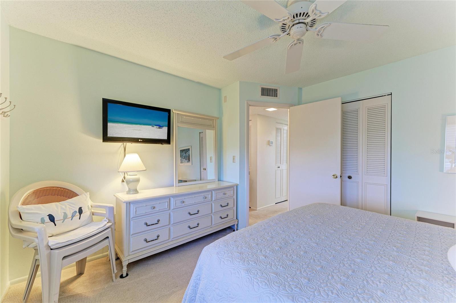 Image 16 of 36 For 3680 Ironwood Cir  601l