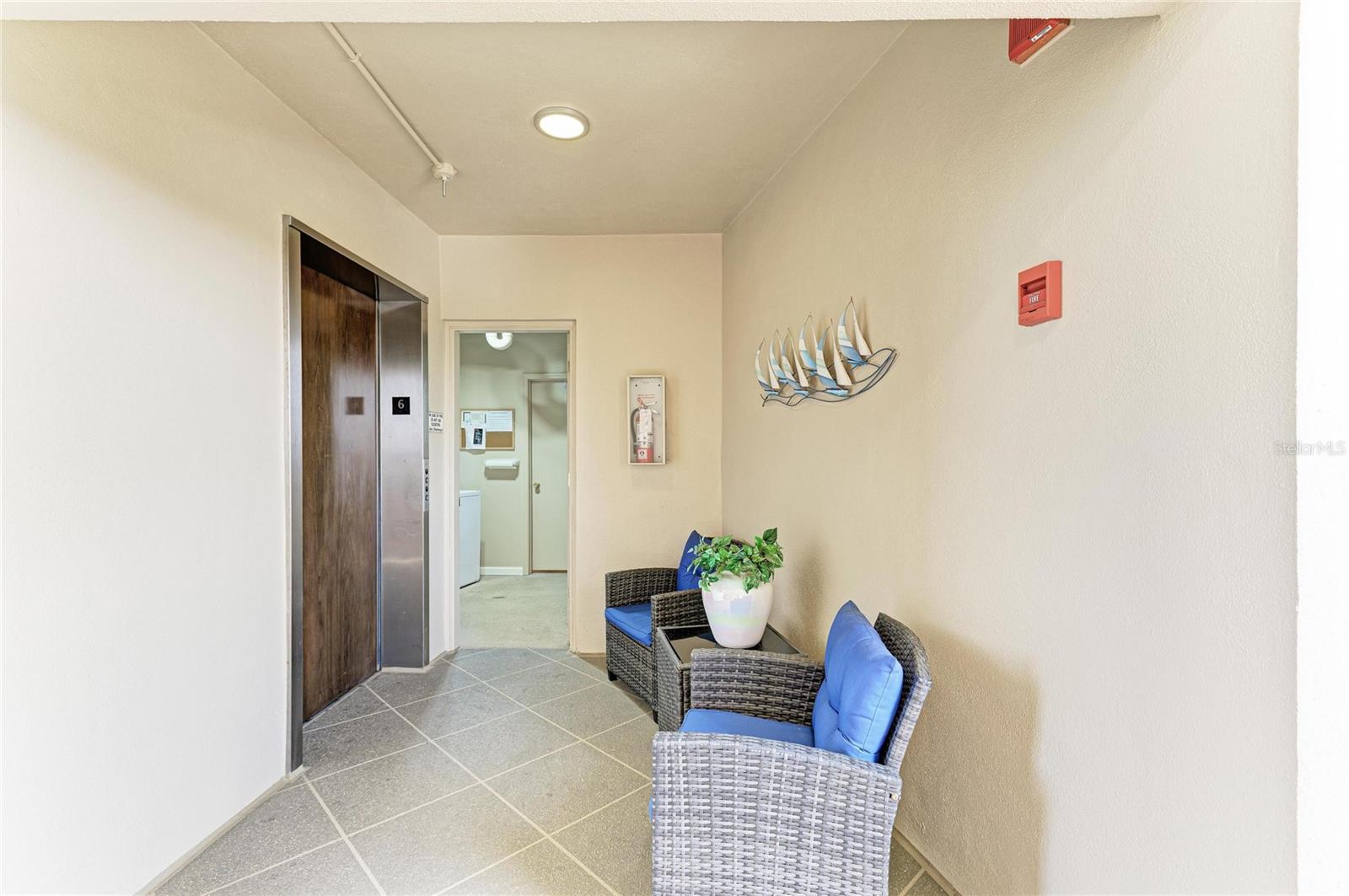 Image 21 of 36 For 3680 Ironwood Cir  601l