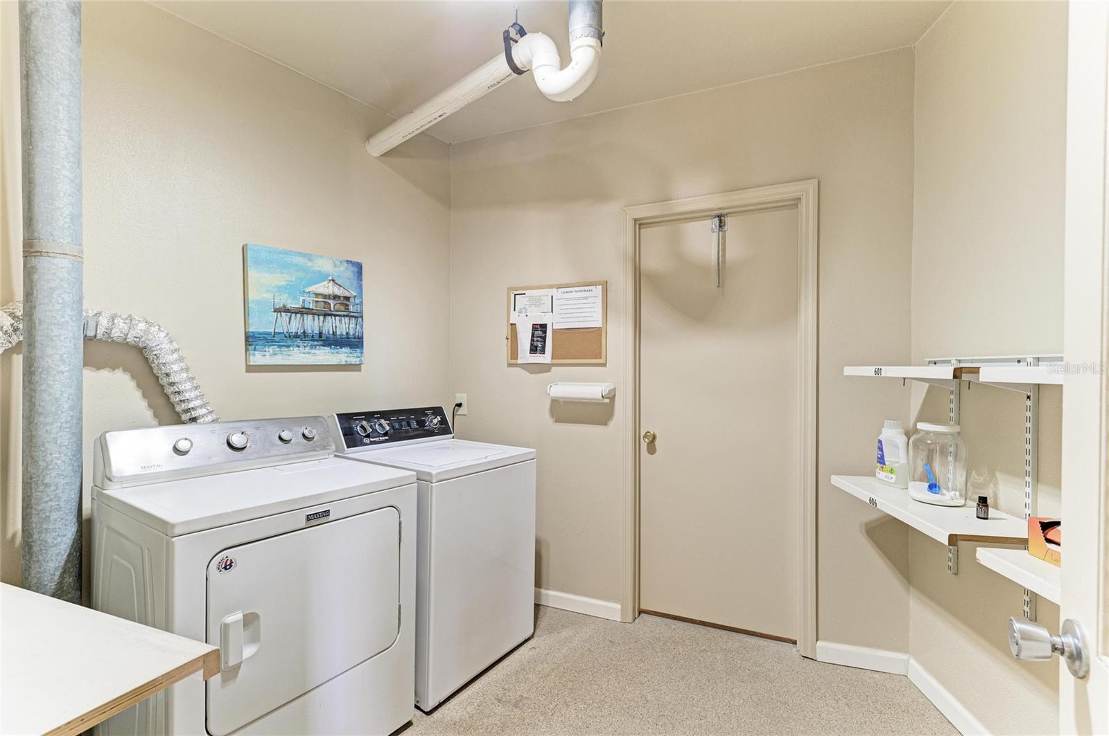 Image 22 of 36 For 3680 Ironwood Cir  601l