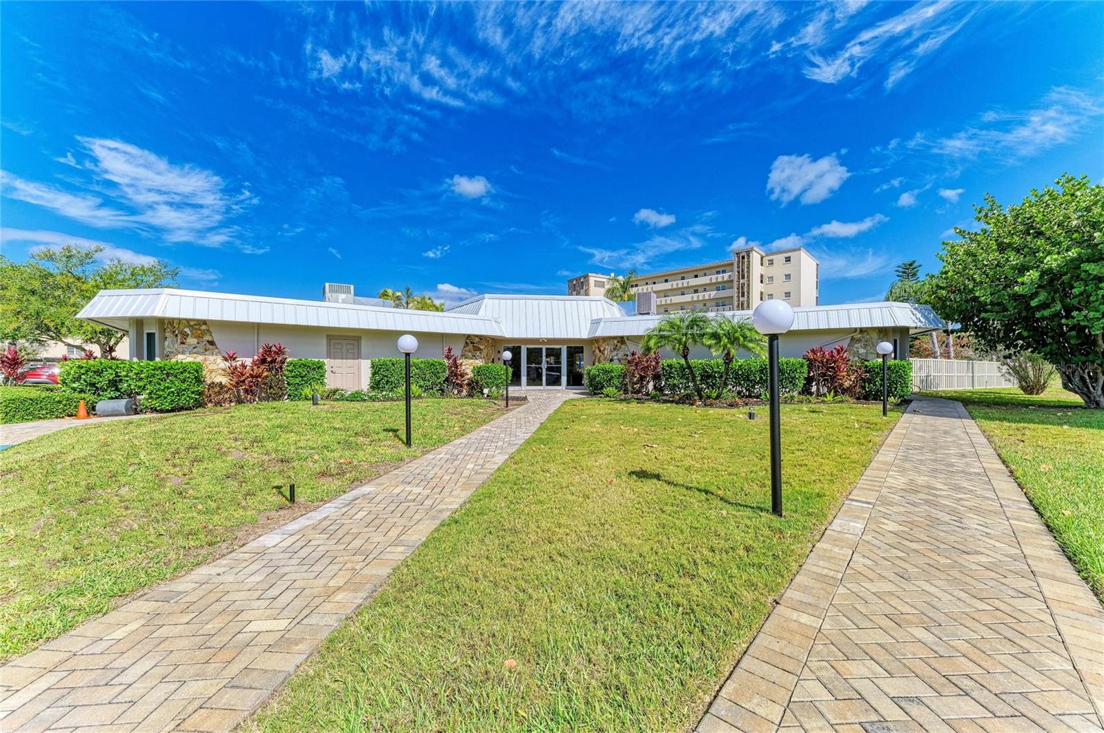 Image 26 of 36 For 3680 Ironwood Cir  601l