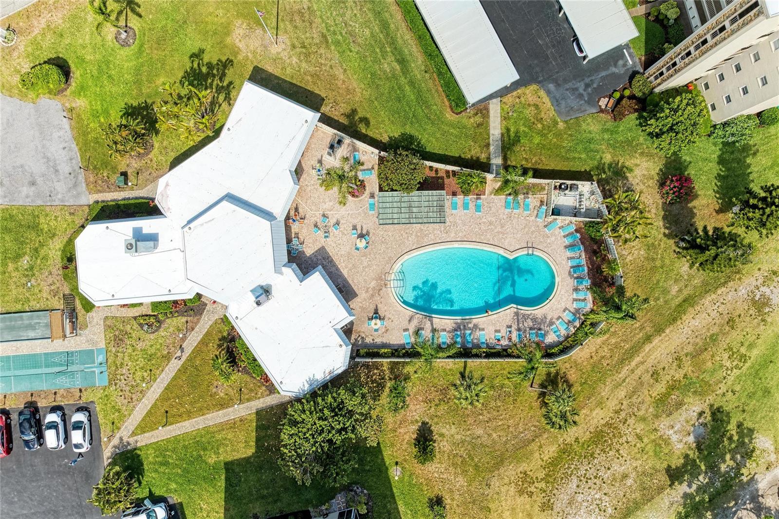 Image 27 of 36 For 3680 Ironwood Cir  601l