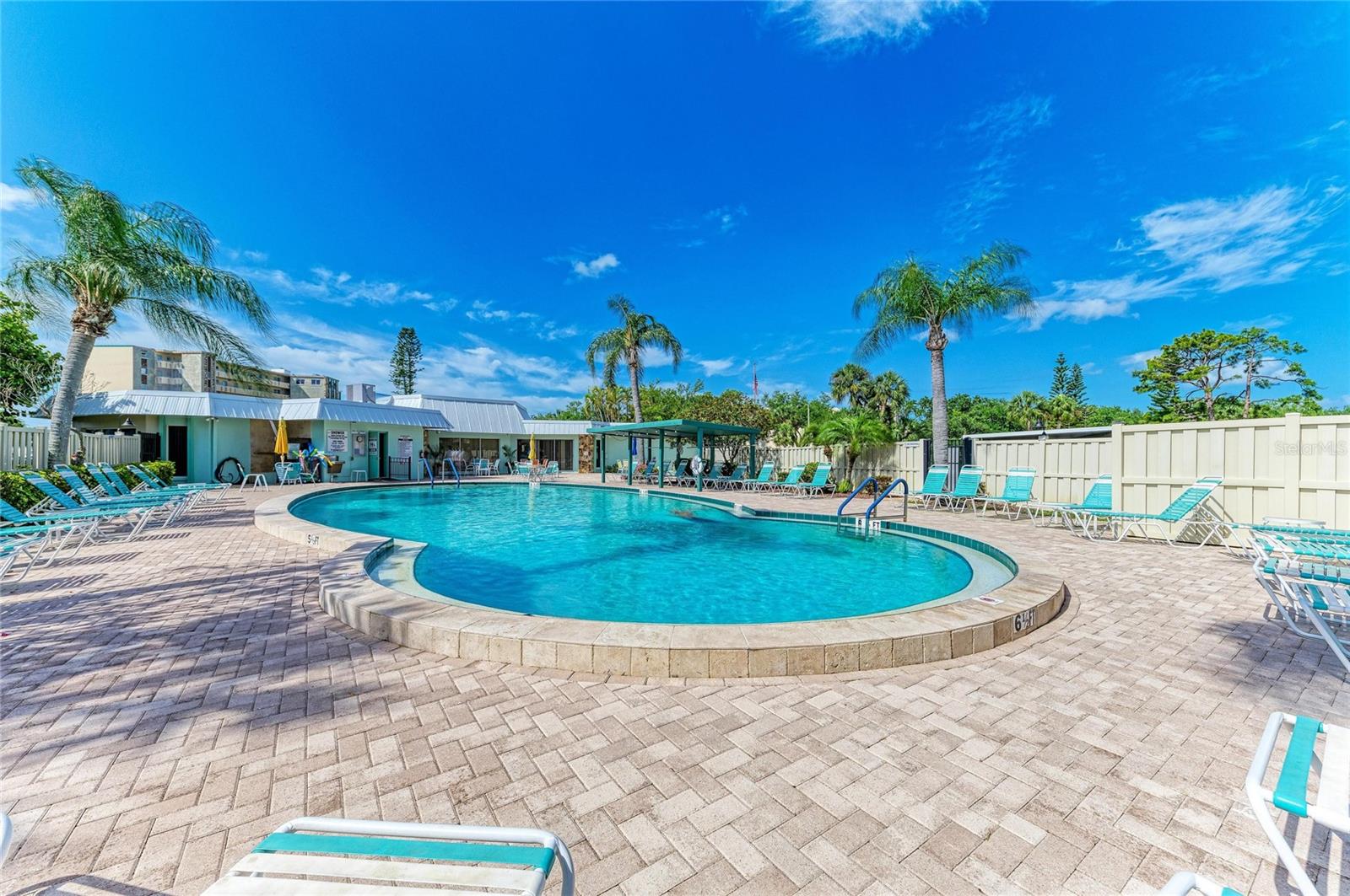 Image 28 of 36 For 3680 Ironwood Cir  601l