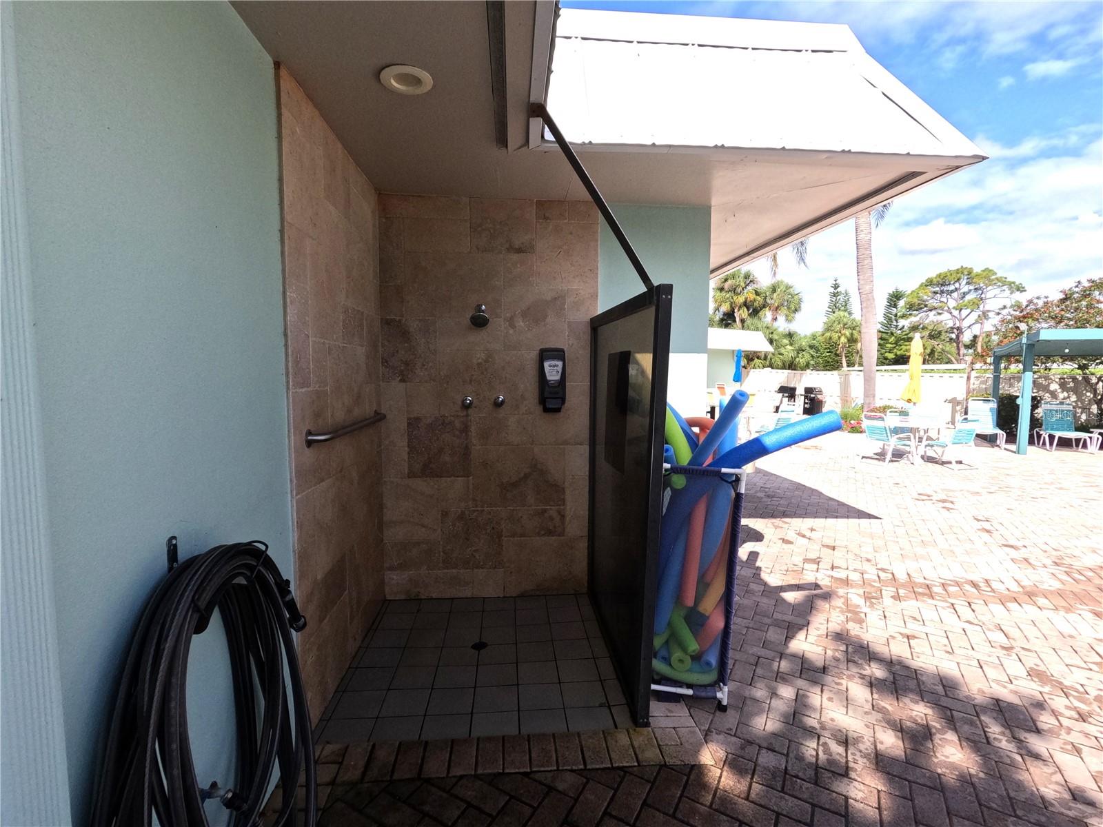 Image 29 of 36 For 3680 Ironwood Cir  601l