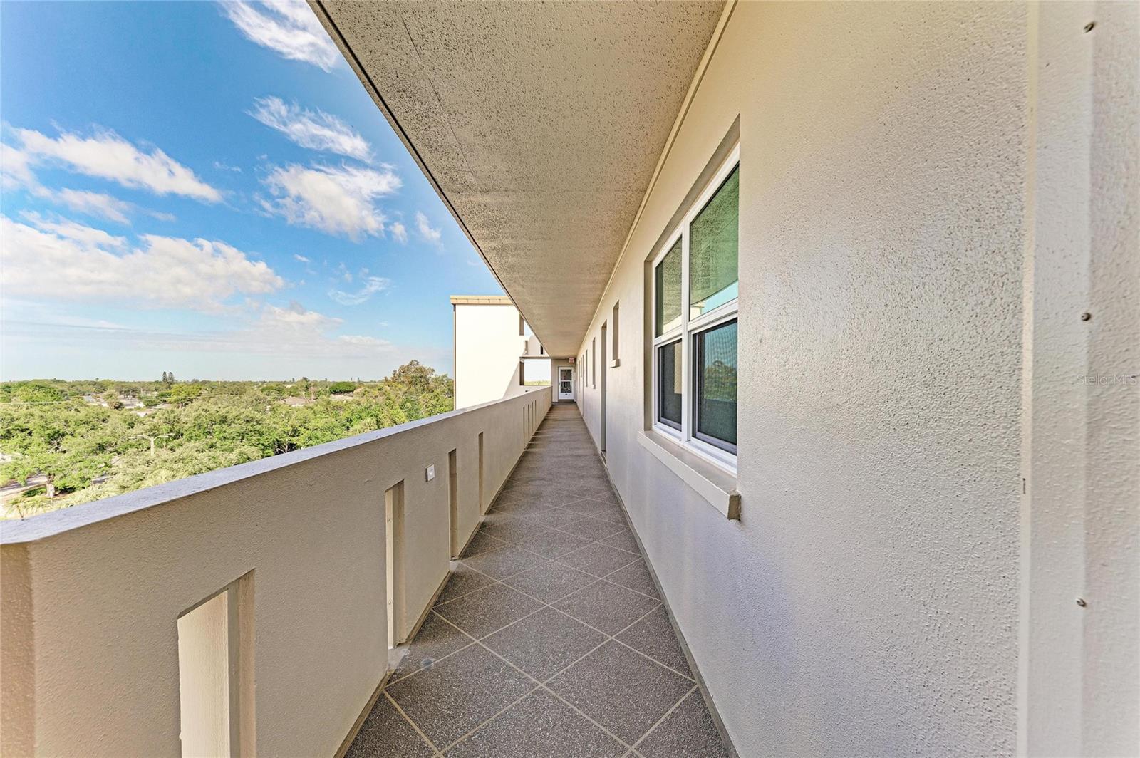 Image 3 of 36 For 3680 Ironwood Cir  601l