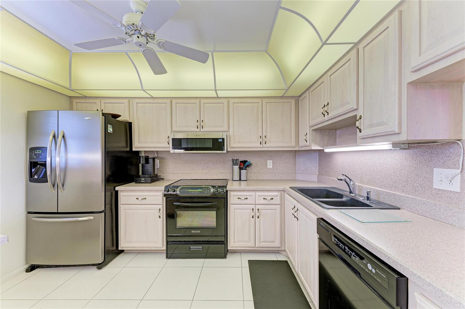 Image 8 of 36 For 3680 Ironwood Cir  601l