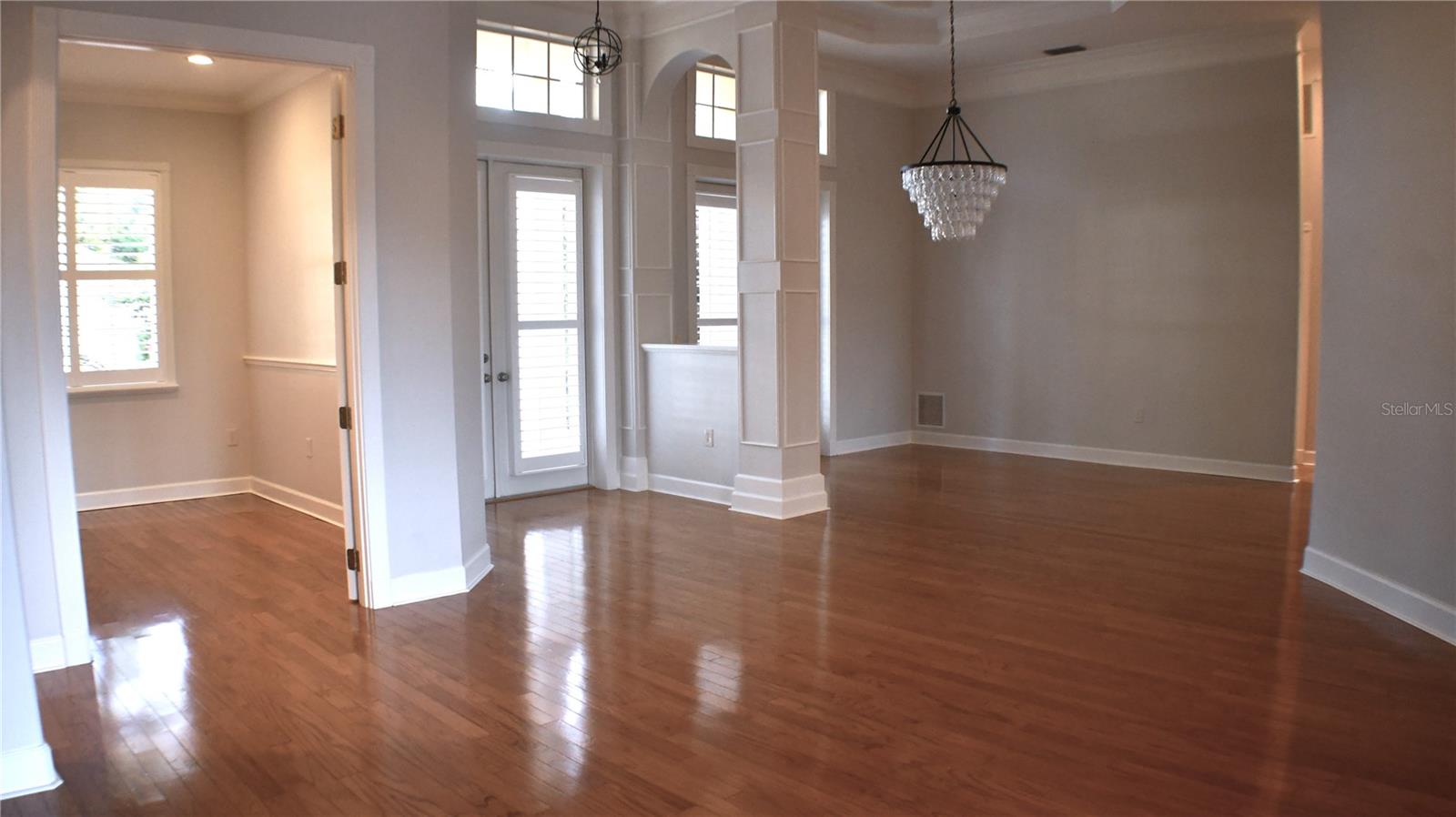 Image 7 of 28 For 4910 Old Creek Drive