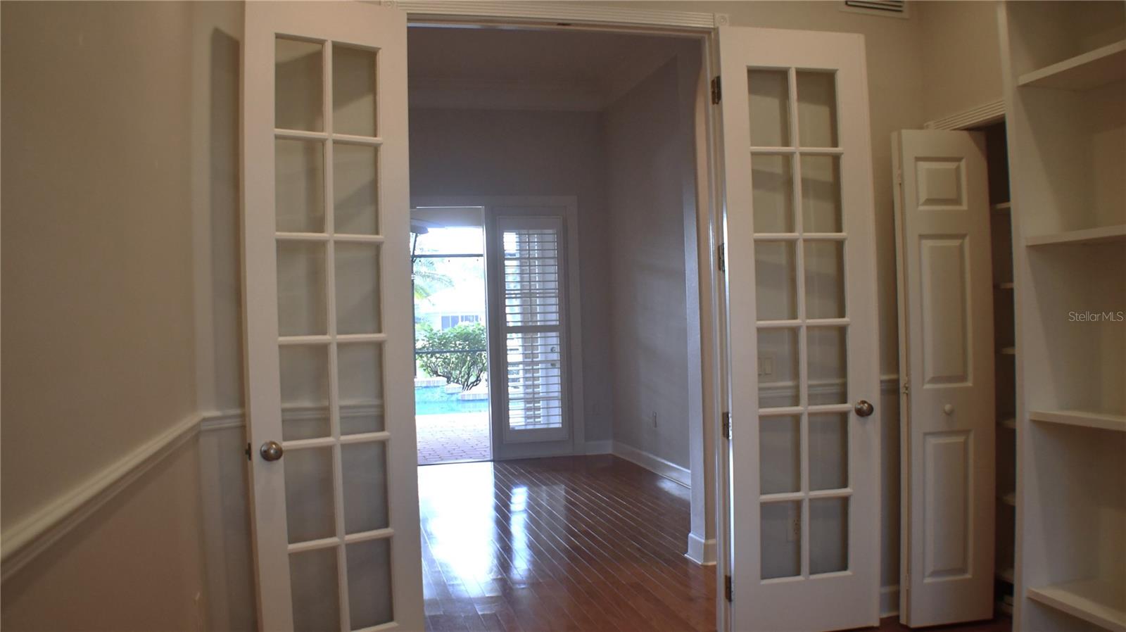 Image 9 of 28 For 4910 Old Creek Drive