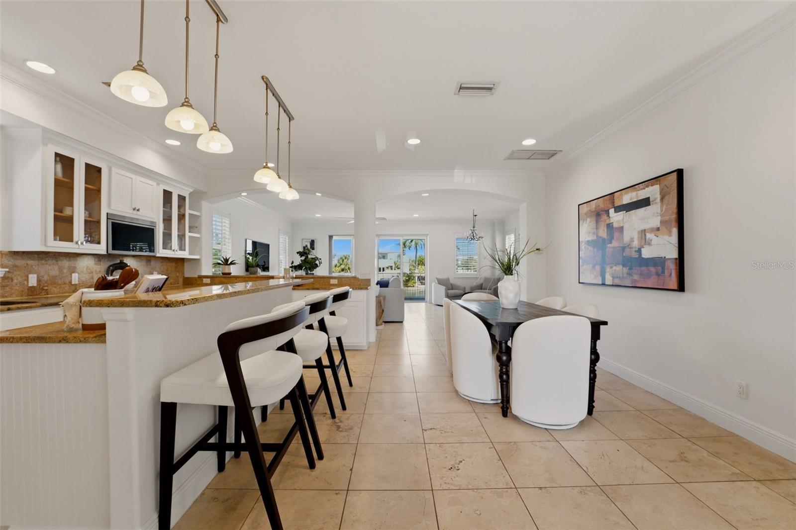 Image 10 of 73 For 418 Pine Avenue