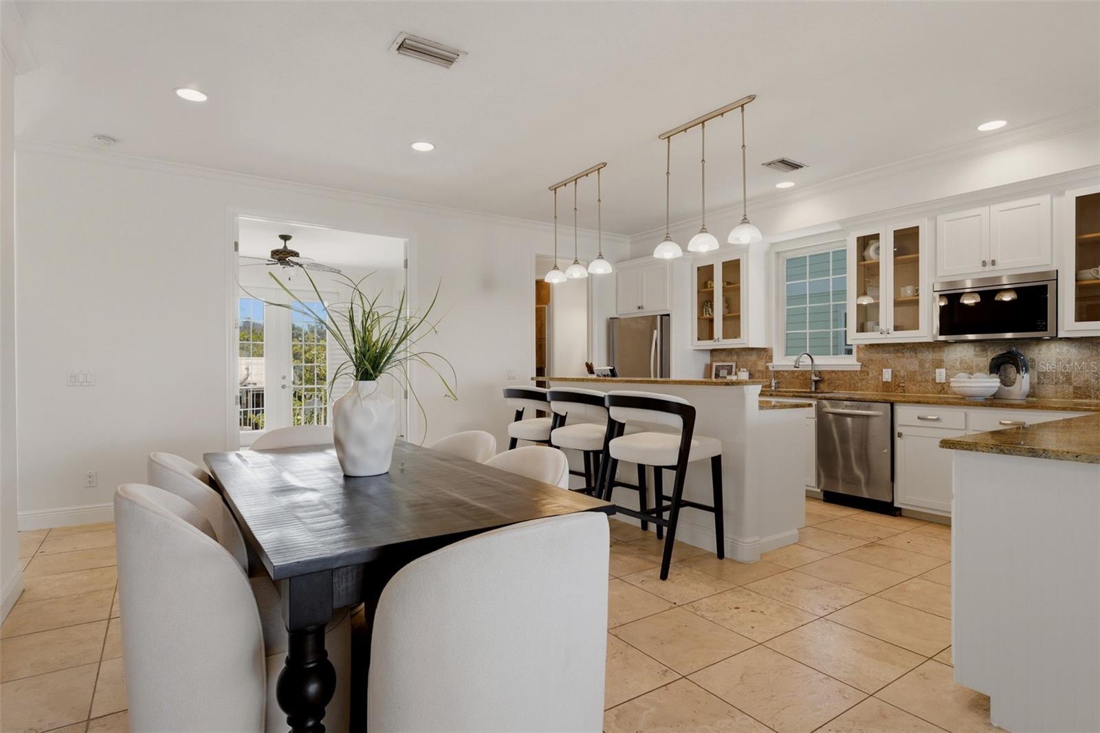 Image 16 of 73 For 418 Pine Avenue