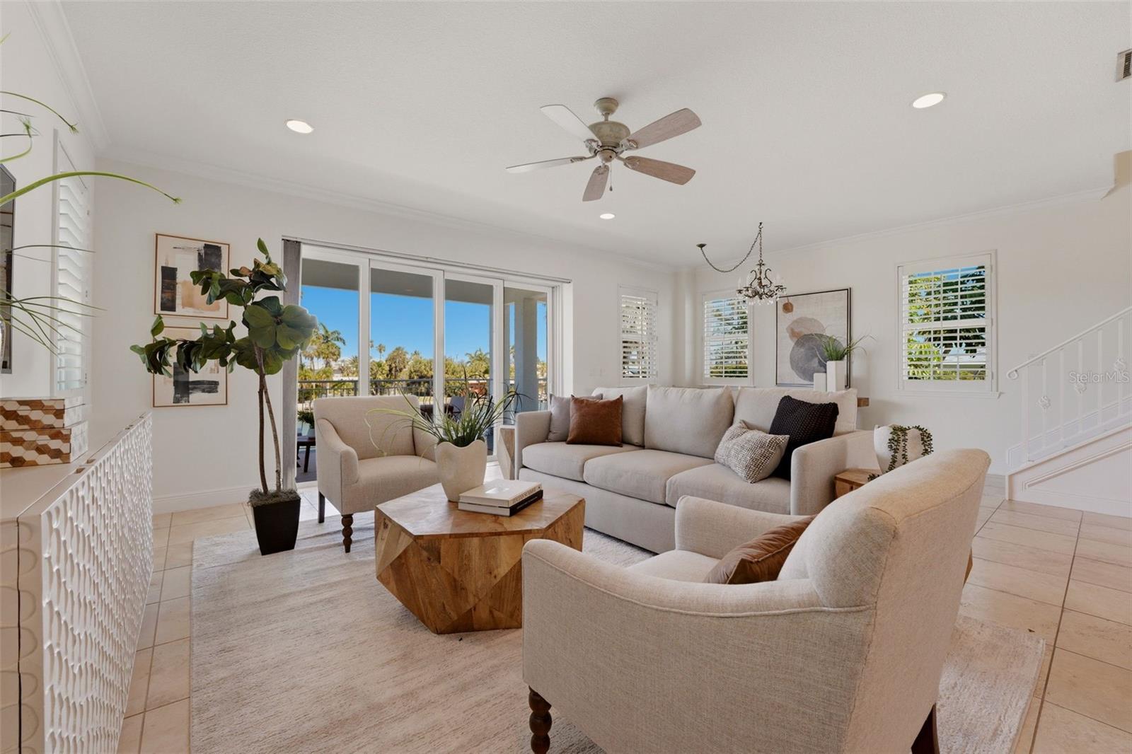 Image 18 of 73 For 418 Pine Avenue