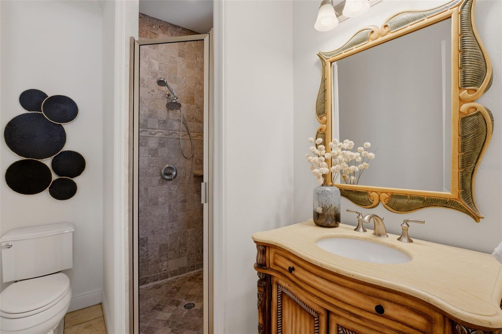 Image 25 of 73 For 418 Pine Avenue