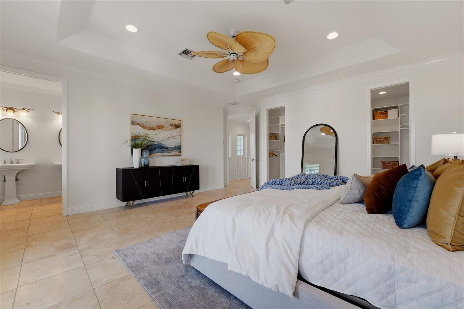 Image 32 of 73 For 418 Pine Avenue