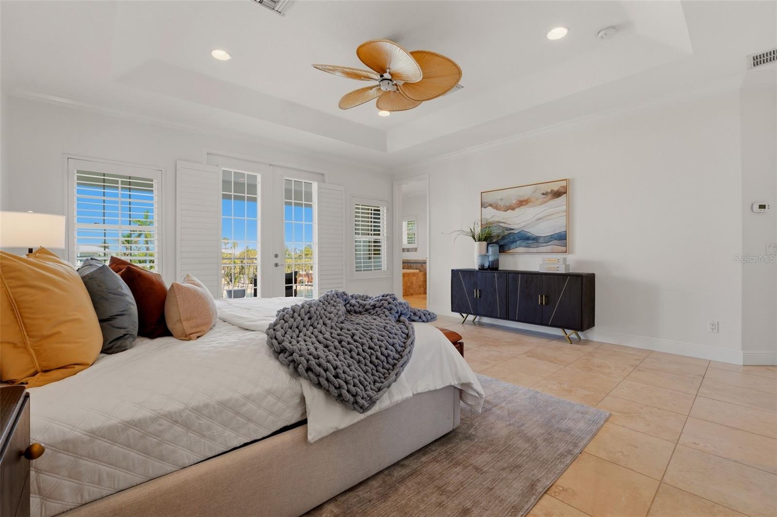 Image 33 of 73 For 418 Pine Avenue