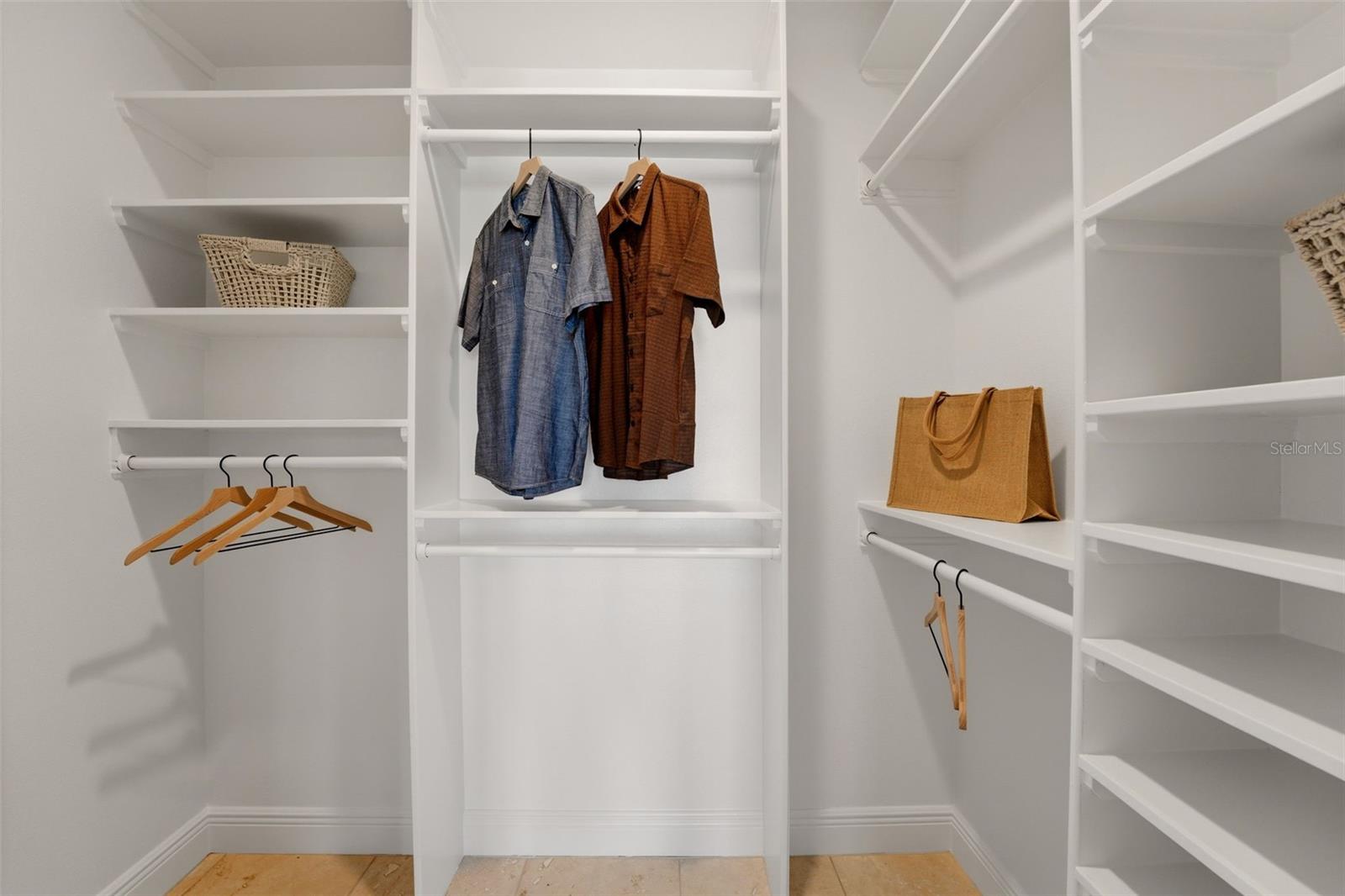 Image 39 of 73 For 418 Pine Avenue