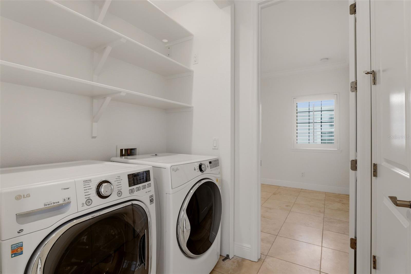 Image 43 of 73 For 418 Pine Avenue