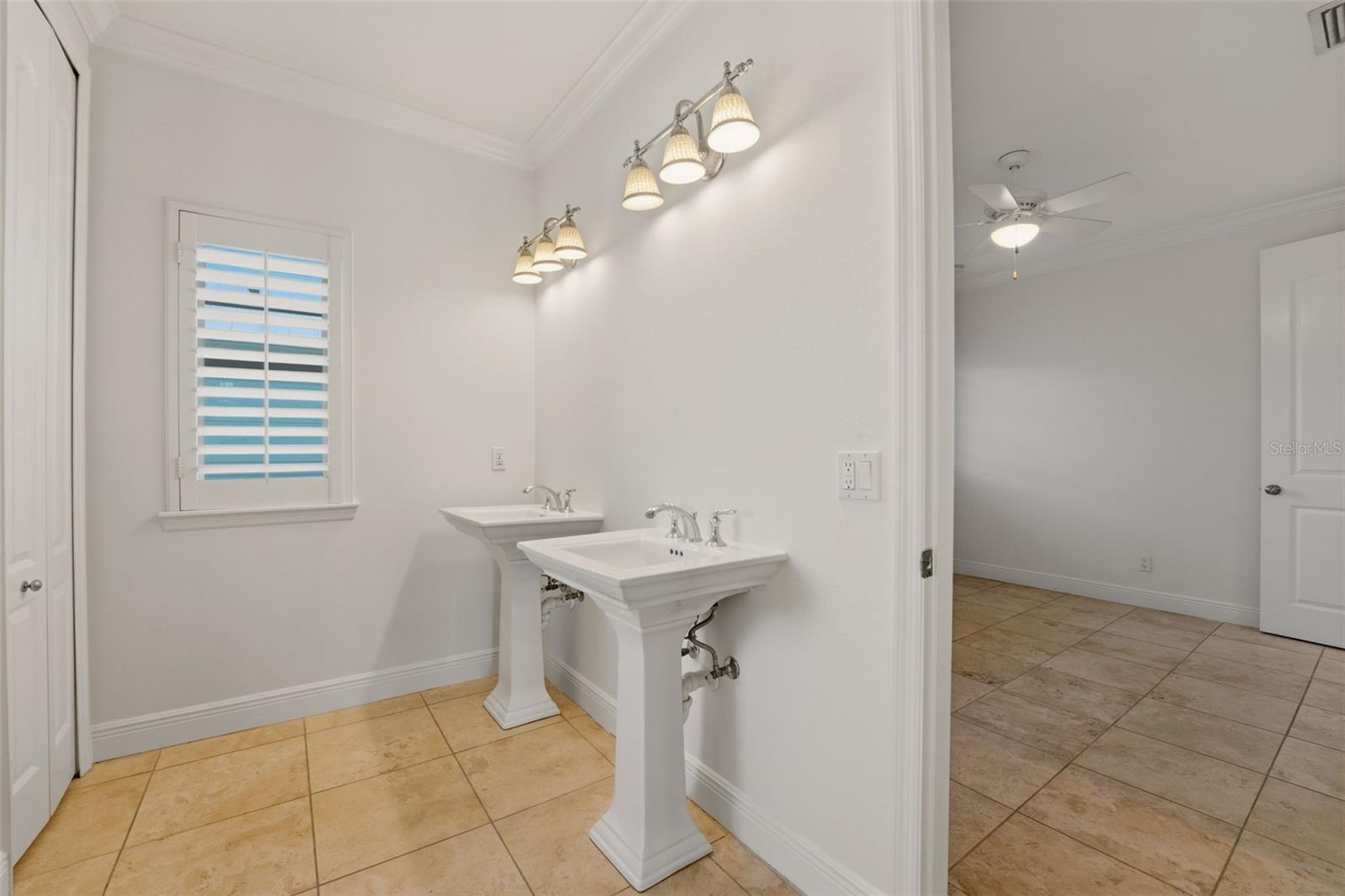 Image 47 of 73 For 418 Pine Avenue