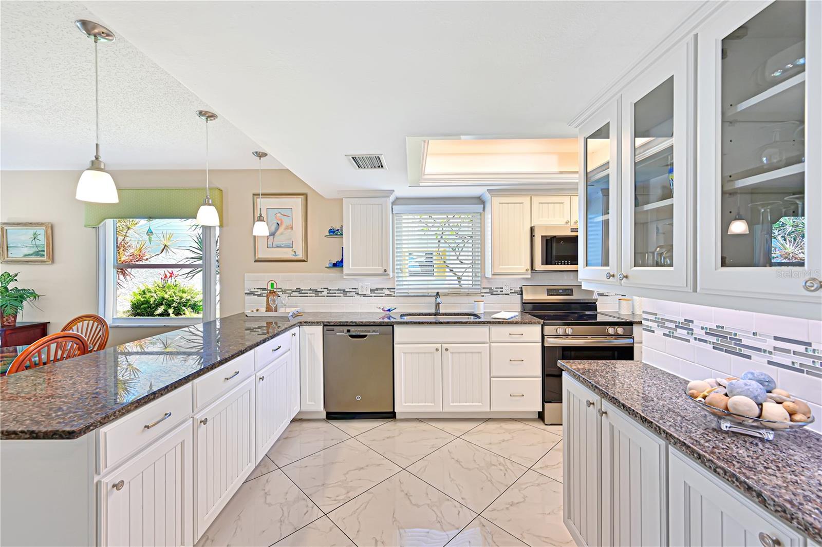 Image 10 of 73 For 9505 Colonial Drive