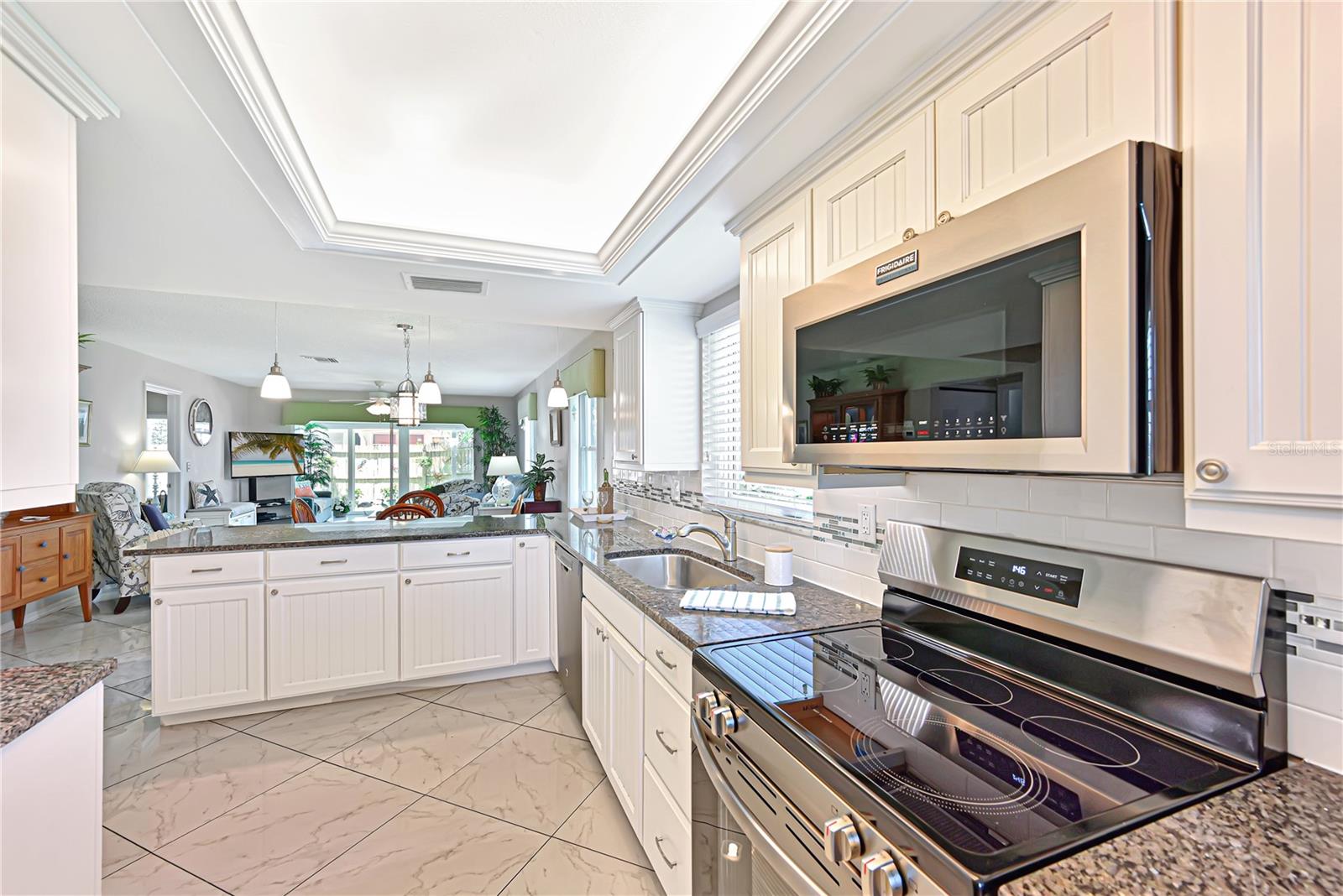 Image 12 of 73 For 9505 Colonial Drive