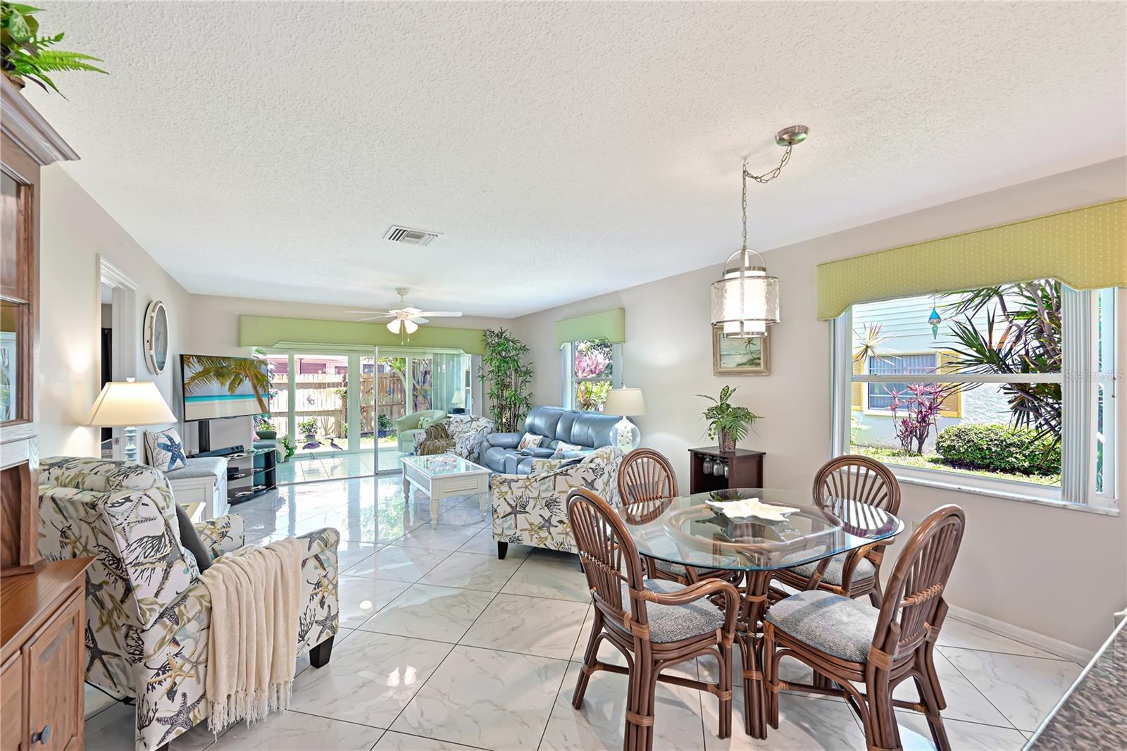 Image 13 of 73 For 9505 Colonial Drive