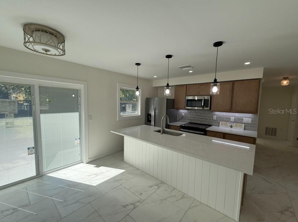 Image 2 of 12 For 1809 5th Avenue W