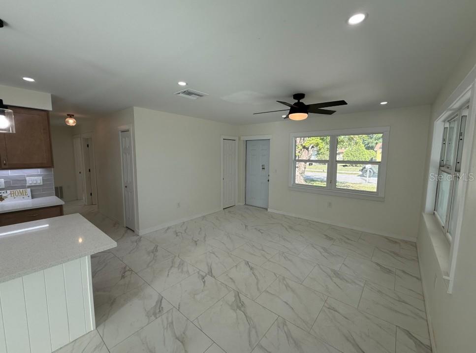 Image 3 of 12 For 1809 5th Avenue W