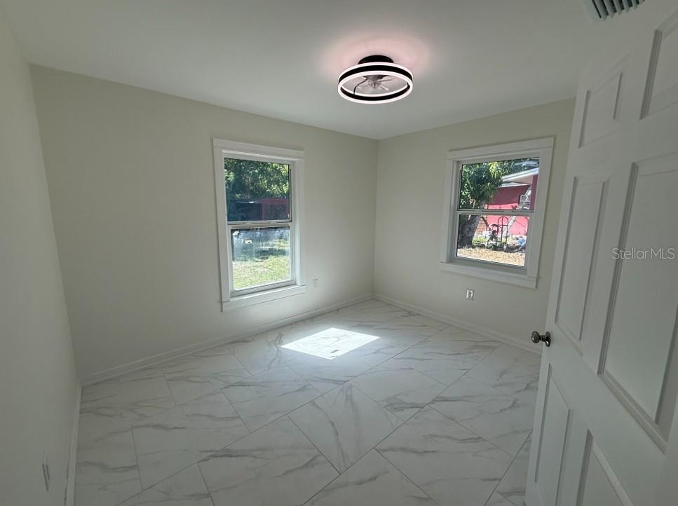 Image 9 of 12 For 1809 5th Avenue W