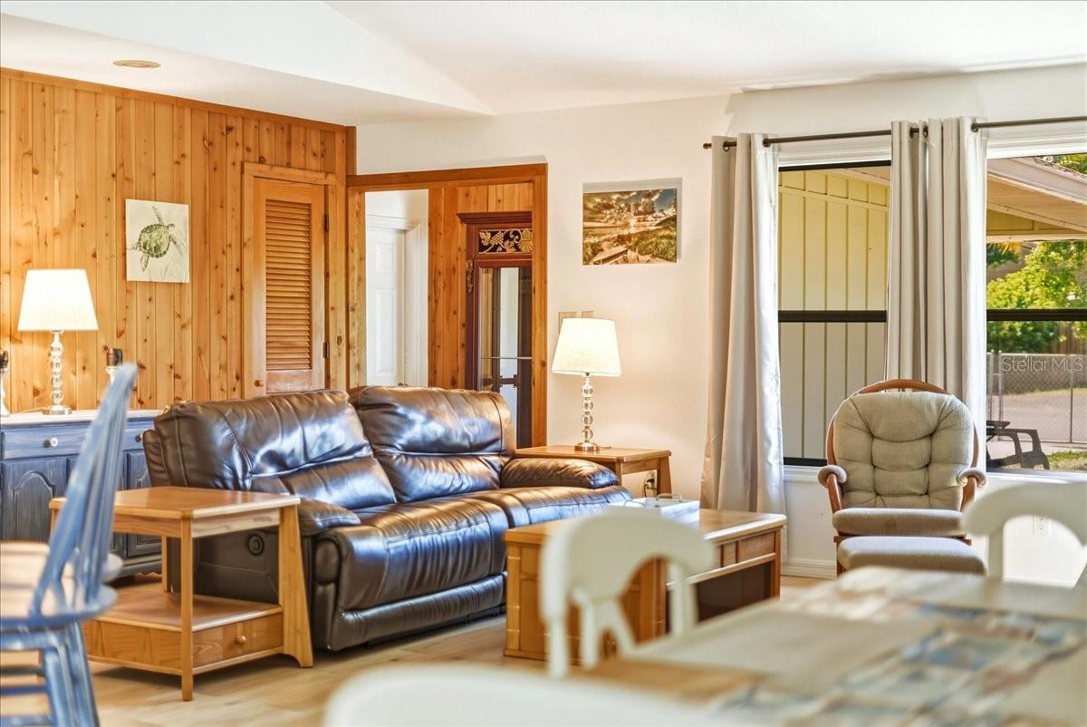 Image 13 of 58 For 5639 Blount Avenue