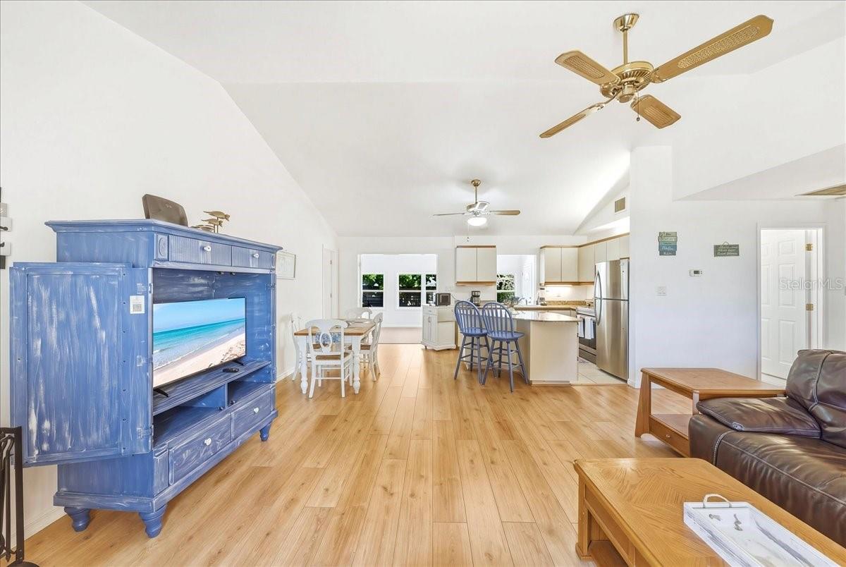 Image 14 of 58 For 5639 Blount Avenue