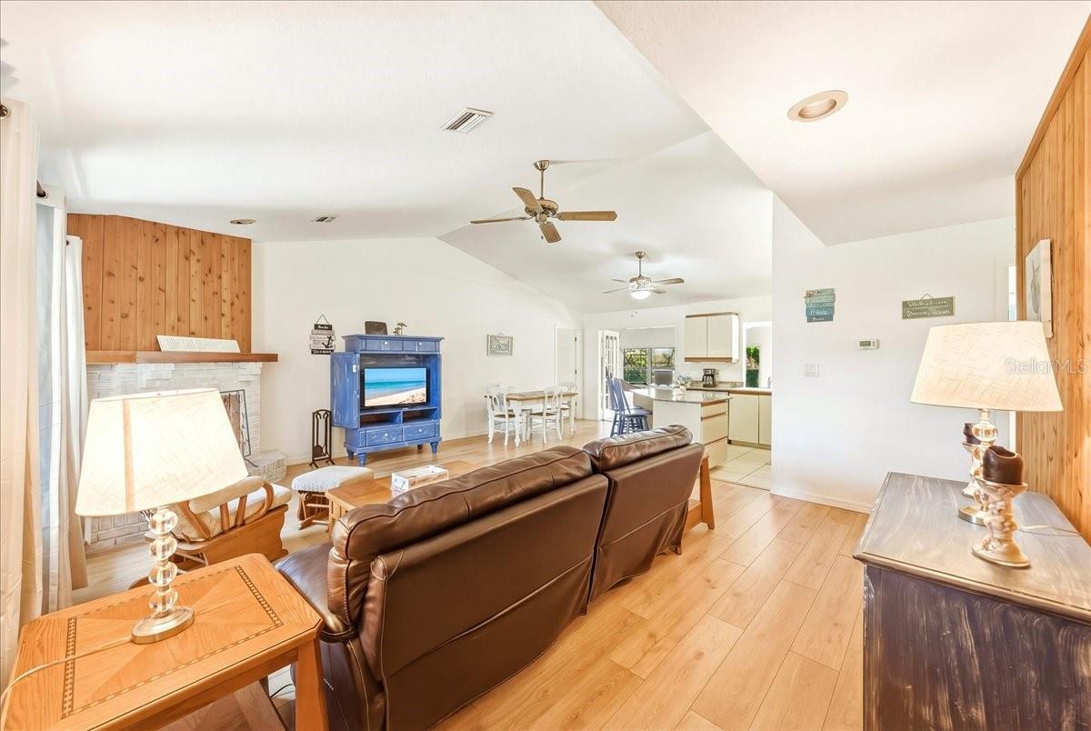 Image 8 of 58 For 5639 Blount Avenue