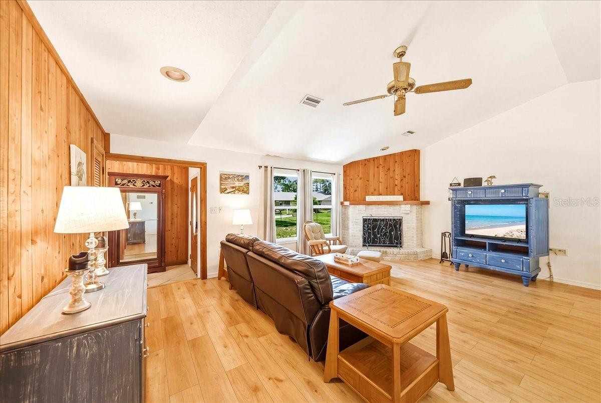 Image 9 of 58 For 5639 Blount Avenue