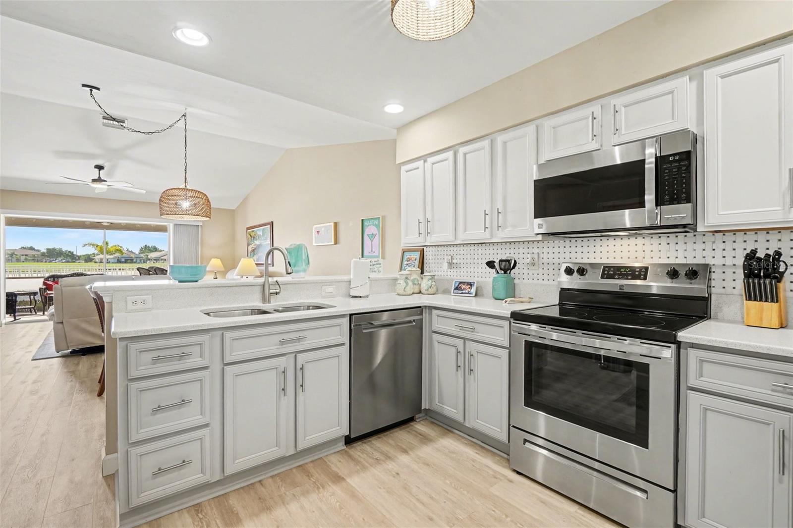 Image 14 of 34 For 26333 Nadir Road 111